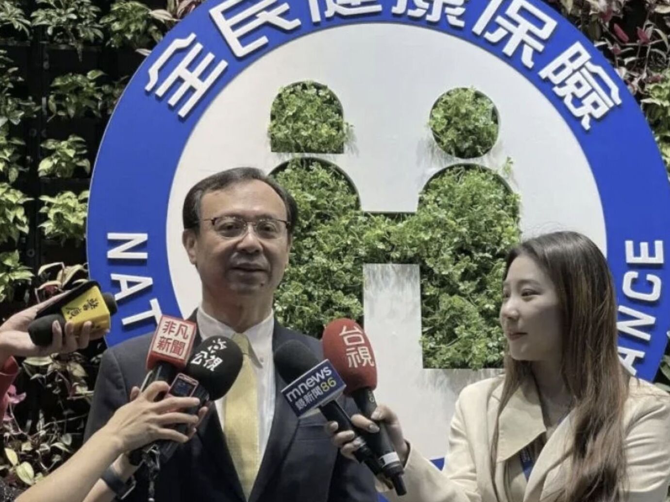 要價百萬「電子耳」健保擴大給付? 健保署長揭一族群評估中 238 要價百萬「電子耳」健保擴大給付? 健保署長揭一族群評估中 237