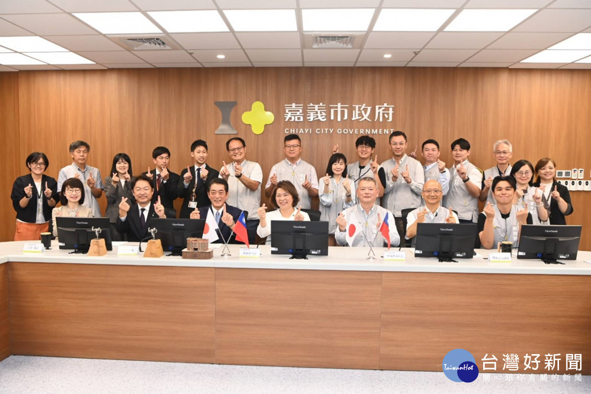 日本愛媛縣交流團知事中村時廣、愛媛縣縣議會議長三宅浩正一行拜會嘉義市政府／嘉義市府提供
