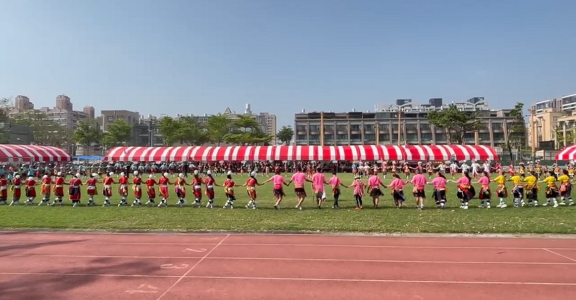 TAKAO都會區阿美族豐年祭千人圍舞登場 青年參與踴躍 文化傳承更紮實