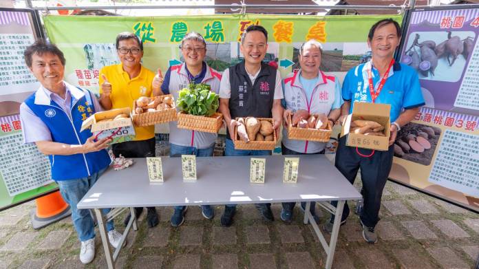 蘇俊賓體驗焢窯下田挖地瓜 力推大園甘藷獲網友熱烈反響 22 3515e885 1828 4f9d b1d1 560e81e25bc5