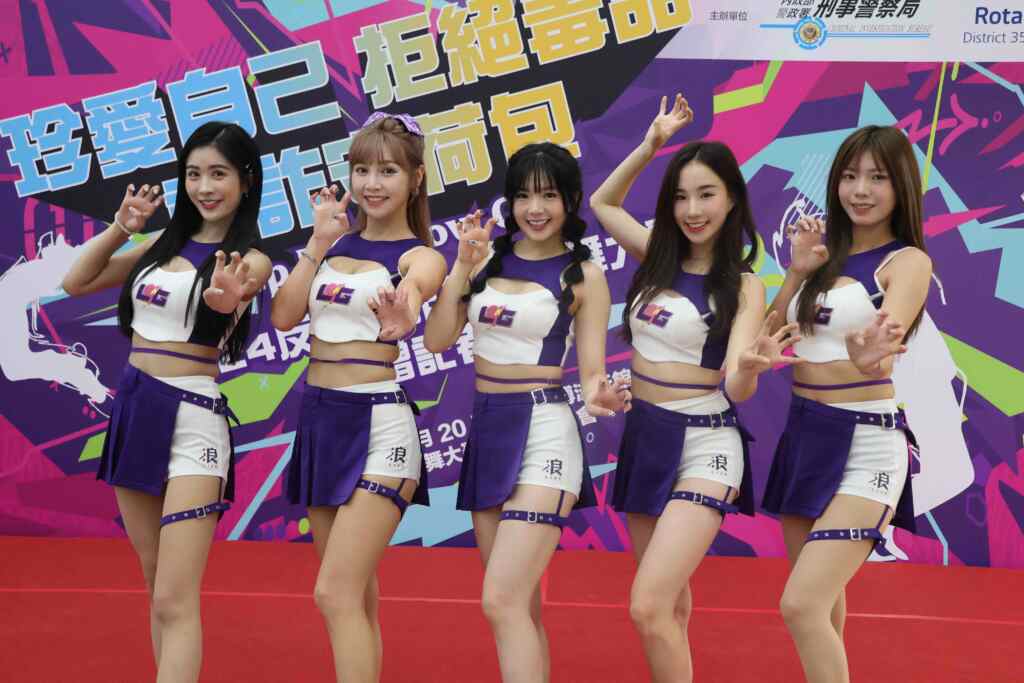 ▲浪LIVE電爆女雪寶、草莓、笑笑、Nia、安汝出席反詐騙公益活動跳應援舞。(想想時間有限公司提供)