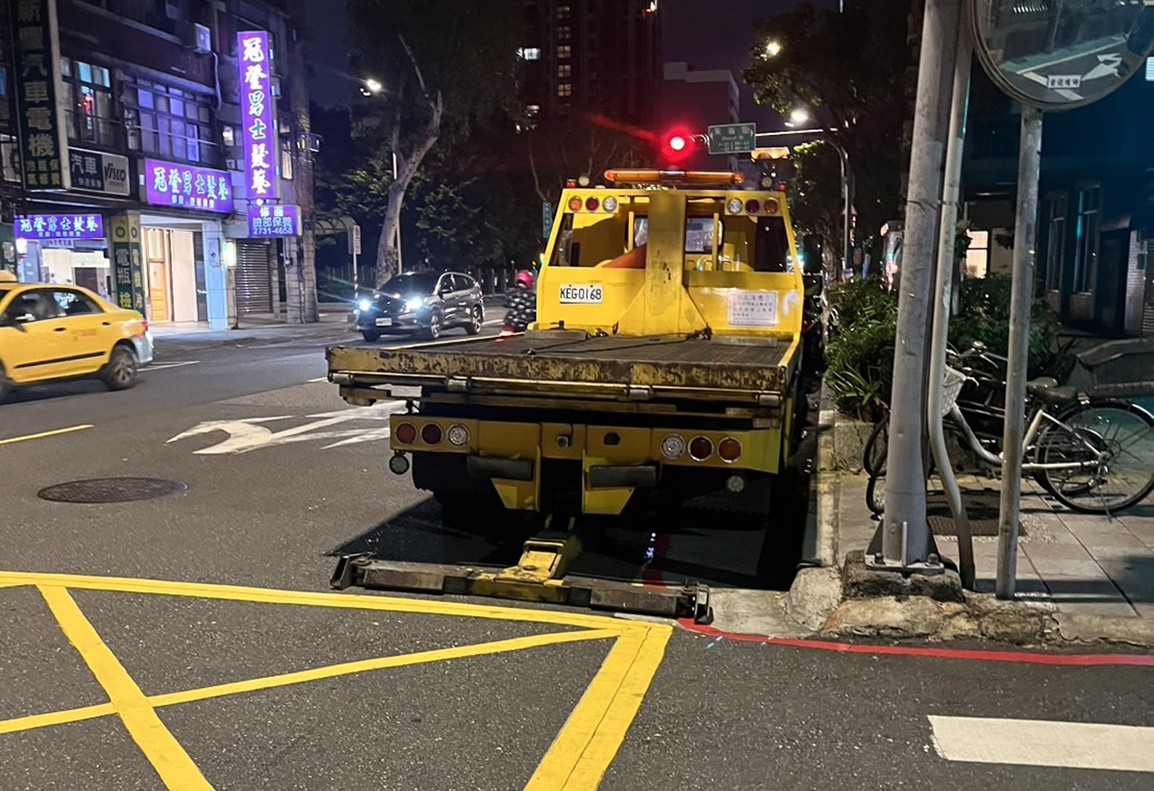 高速公路拖救車15年惡霸違停 陳怡君批:派出所執法不力 280 高速公路拖救車15年惡霸違停 陳怡君批:派出所執法不力 279