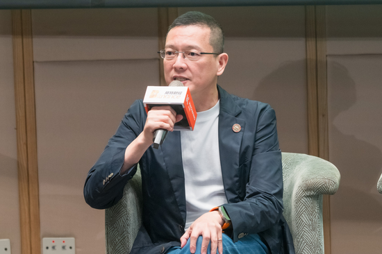 《台南Web3產業國際博覽會》中信金融管理學院科技金融研究所教授孫大千:我們須學會使用AI並使其成為自己的幫手,否則很可能會被取代!