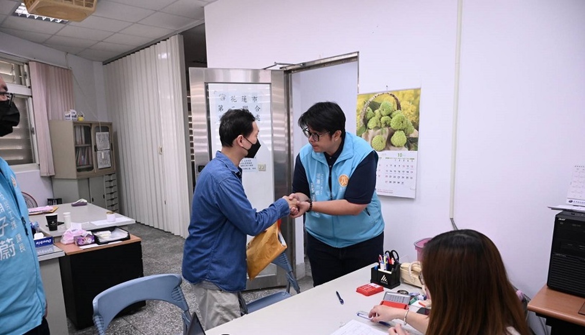 魏嘉彥市長關心善款發放,感謝日方援助花蓮災民