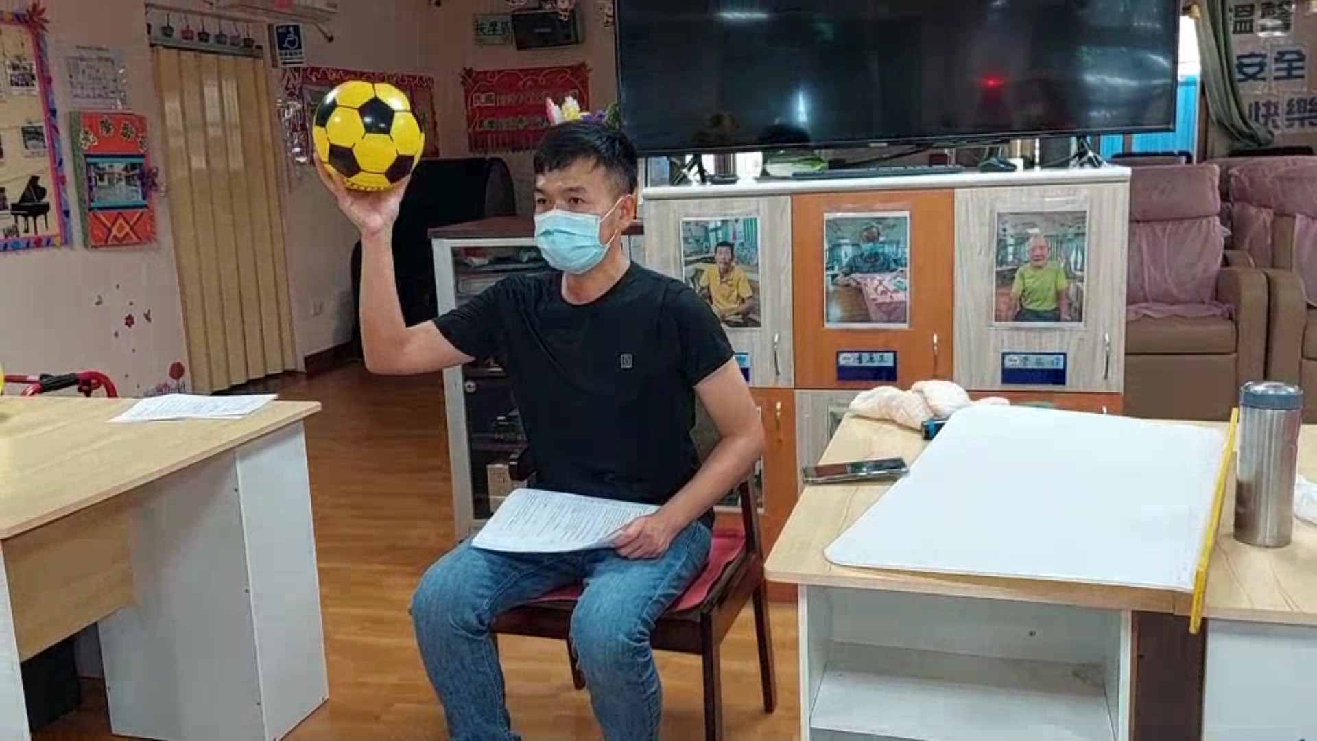 ▲彰化榮家日照中心為長者量身打造復能訓練，透過復能訓練，讓長者不僅能在體能上持續進步，還能擁有一個更有尊嚴。（記者張溎壕攝）