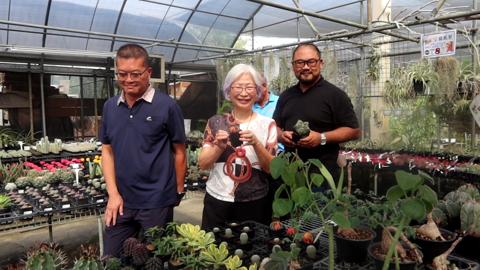 ▲田尾鄉農會到田尾鄉綠果庭園，為「花現美好田尾」產業文化暨植物們的產地市集進行宣傳。（記者張溎壕攝）
