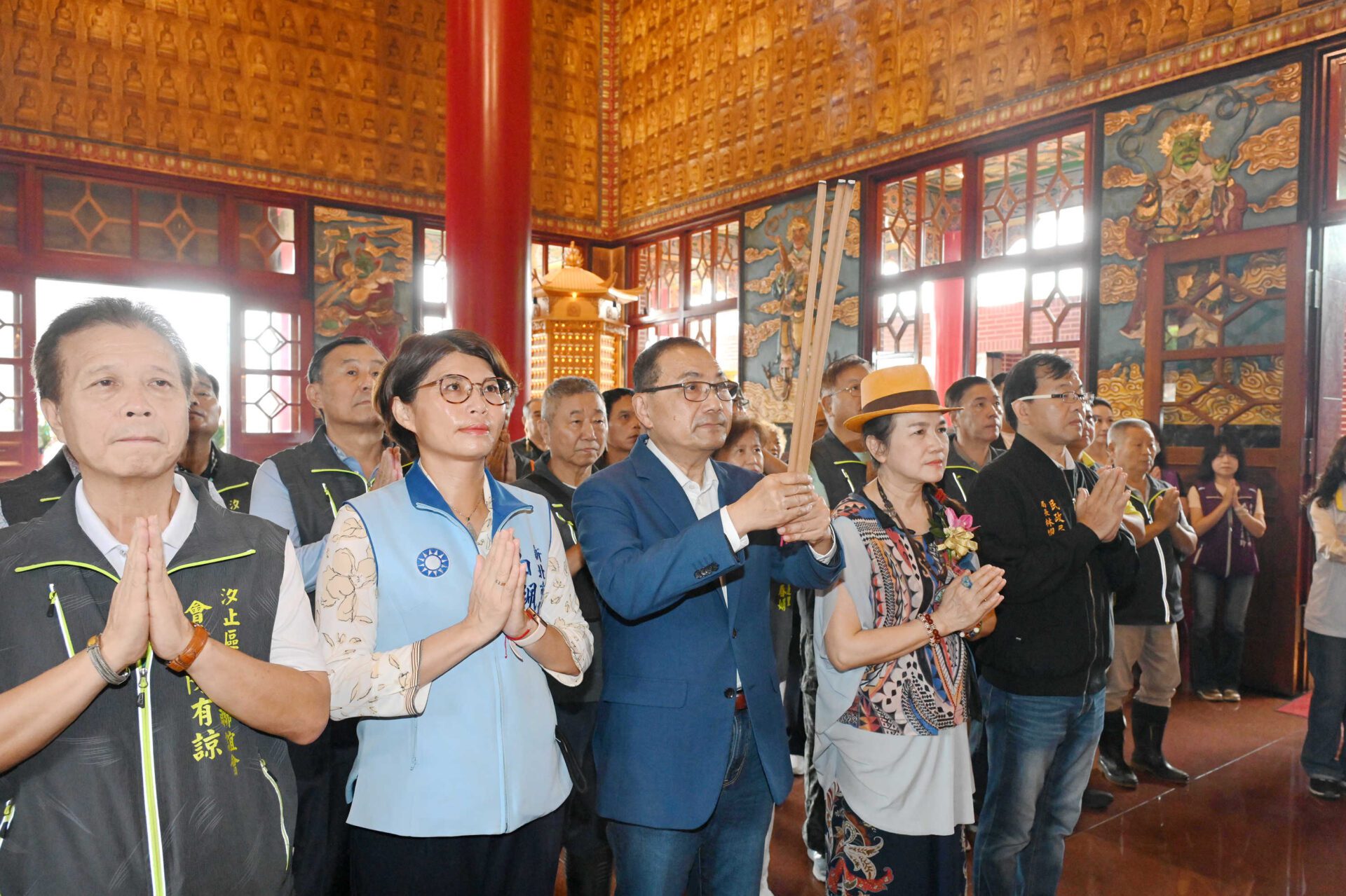 觀世音菩薩出家紀念日　侯友宜汐止參拜祈福　祈求保佑市民安居樂業、平安順利