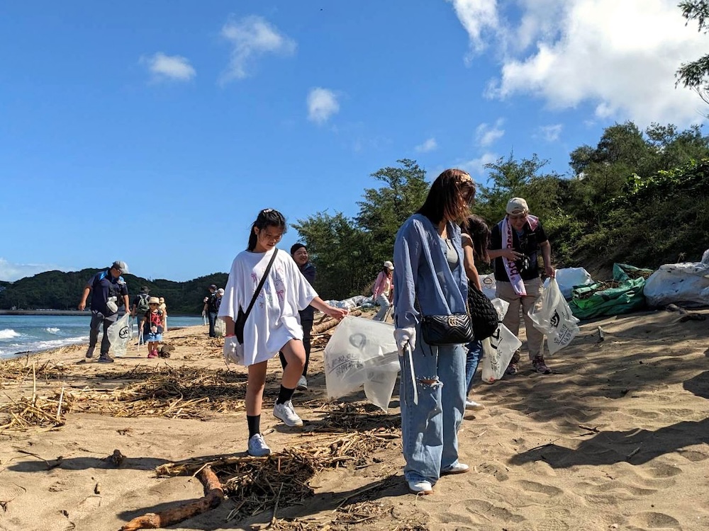 【有影】以行動落實永續理念 海利普企業家庭日結合公益淨灘 262 cnews124241021a03