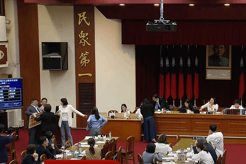 排審《財劃法》王鴻薇批中央補助不公 蔡易餘斥在野擋總預算爆衝突 262 照片來源:立法院直播截圖
