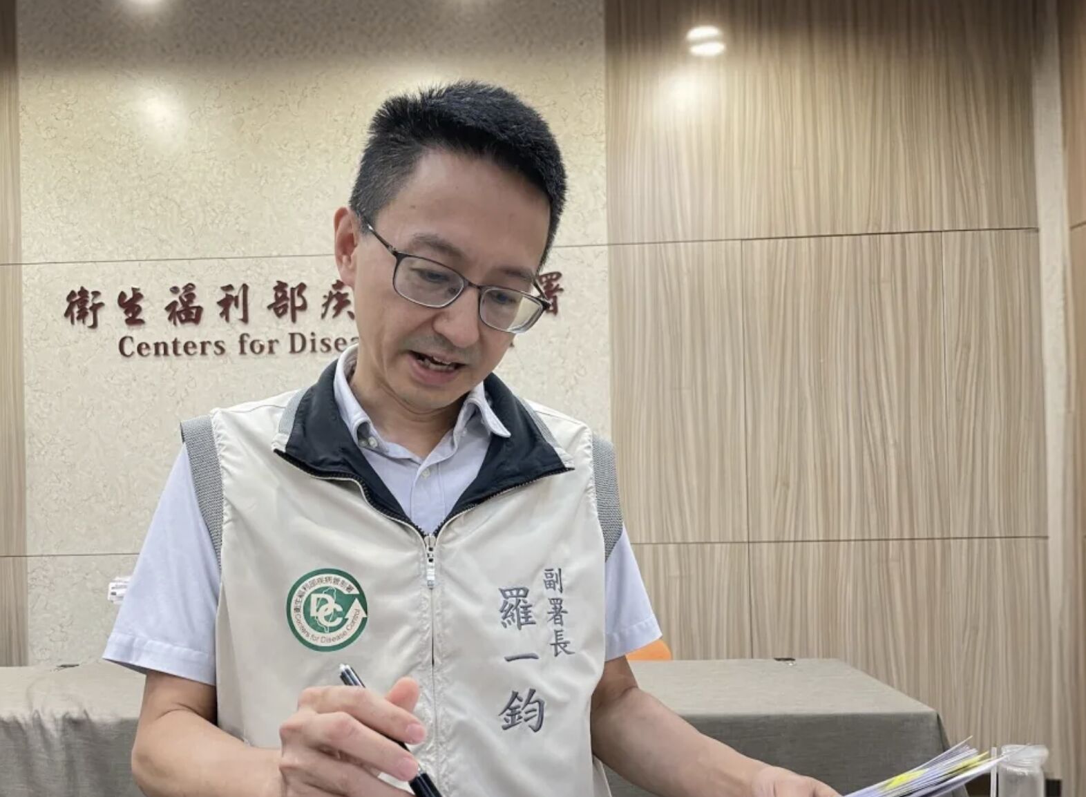 救命藥庫存「新冠差流感8倍」遭質疑 羅一鈞曝原因：新冠藥效期僅1年 273