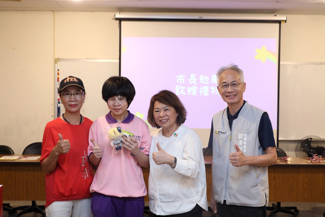 嘉市民生國中陳采稼獲總統教育獎 黃敏惠市長勉勵勇於追夢