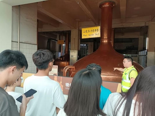 「烏日啤酒廠環境教育園區」保存臺灣最大之銅製煮沸，麥汁煮沸產生的廢熱可回收再利用（圖：環境部國環院）