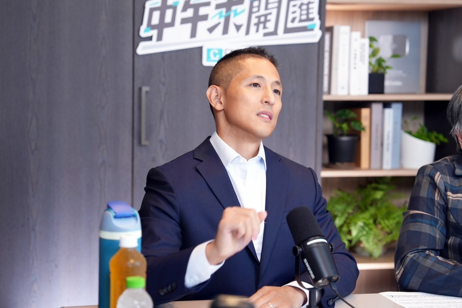 中午來開匯／青年服勤同意書引擔憂　吳怡農：《民防法》包羅萬象致誤解 193
