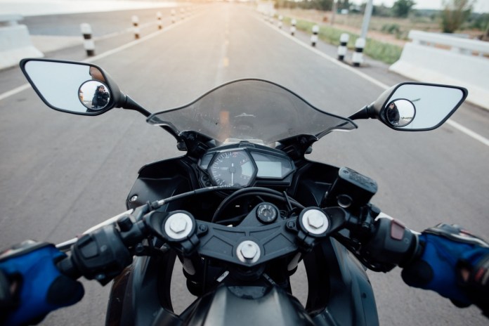 桃園監理站10/26前進復興區 辦理機車駕照考驗 21 rider motorbike road riding having fun driving empty road