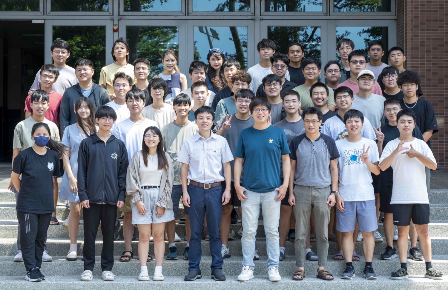 中山大學跨國研究綠色光電 提升光子晶體生長速度數十倍 成果登國際期刊