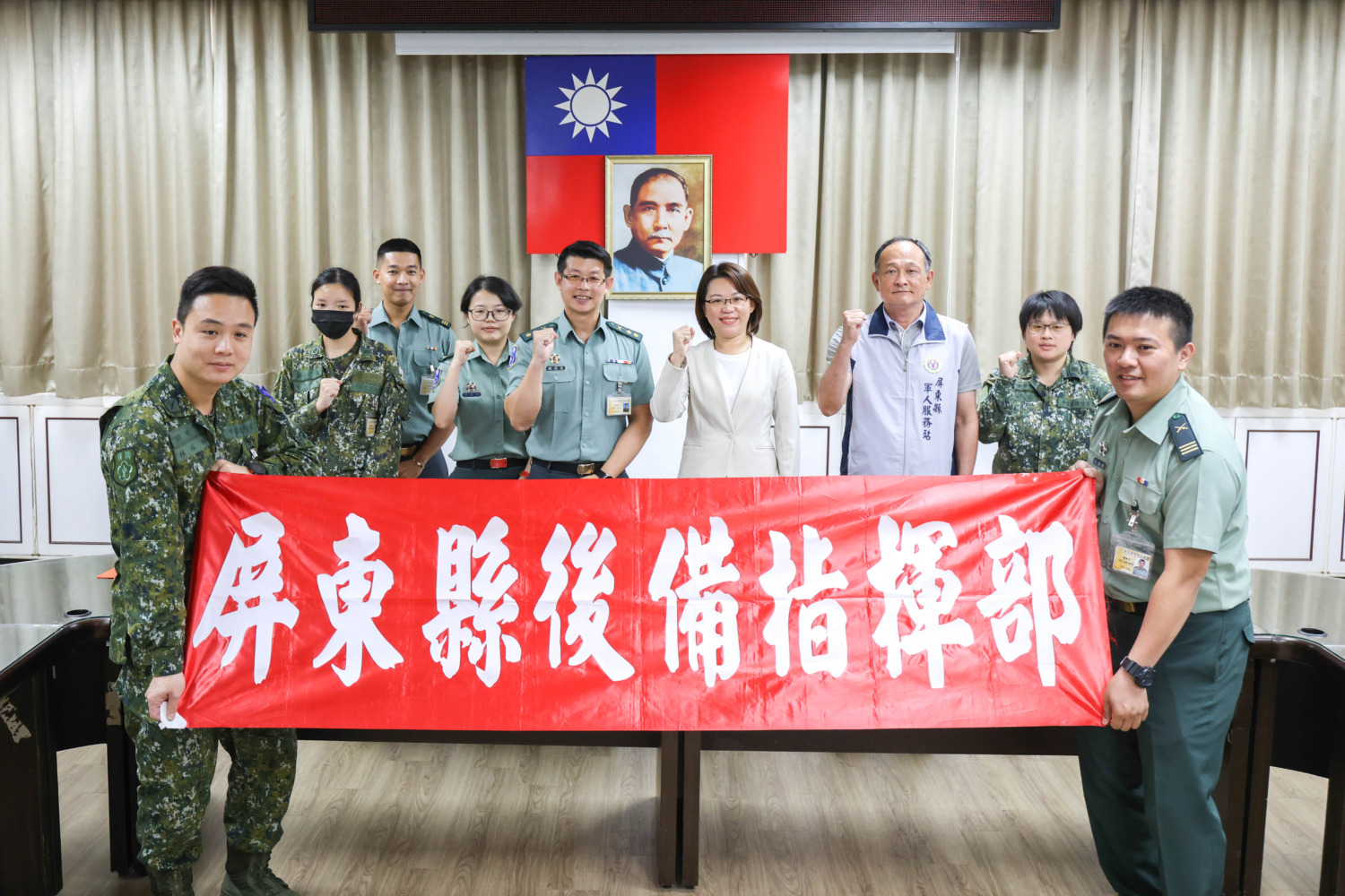 周佳琪赴部隊慰勞 感謝國軍協助救災