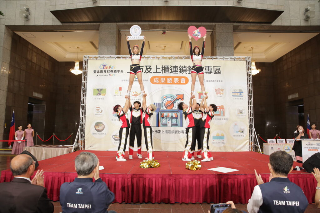 臺北市食材登錄平台瀏覽人數超過198萬人次，揭露登錄3萬多項食材， 為市民食安提供全面性的保護。