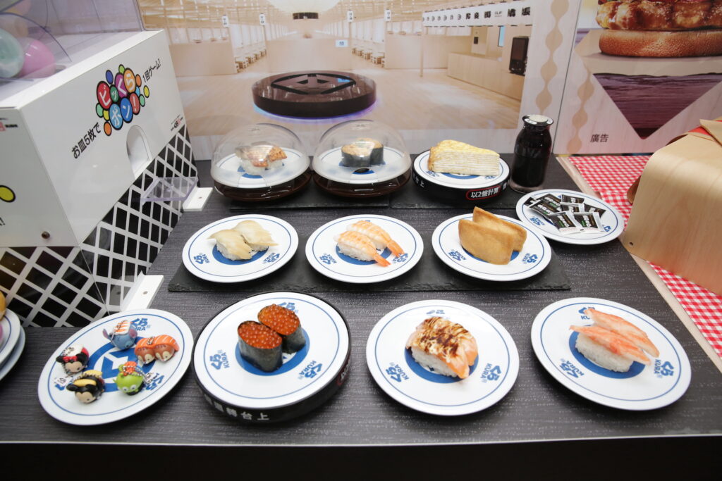 現場展示上市上櫃業者美食，歡迎大家上臺北市食材登錄平台瞭解！（藏壽司）