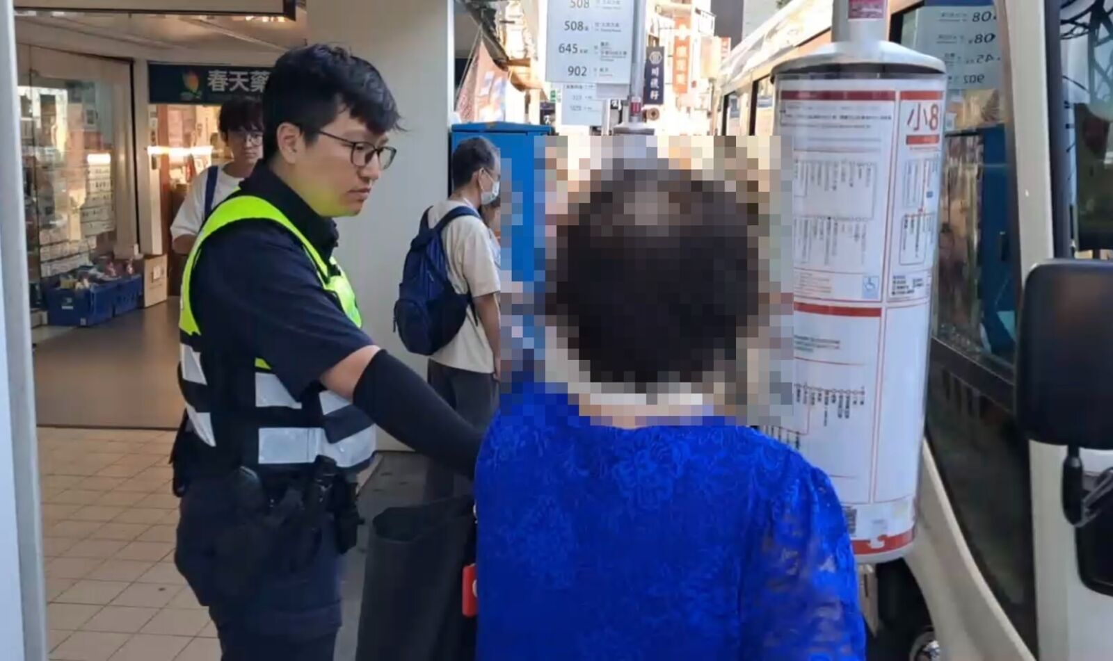 高齡老嫗疑失智迷途榮總站 北投警伸援手助返家 229 248241023a05