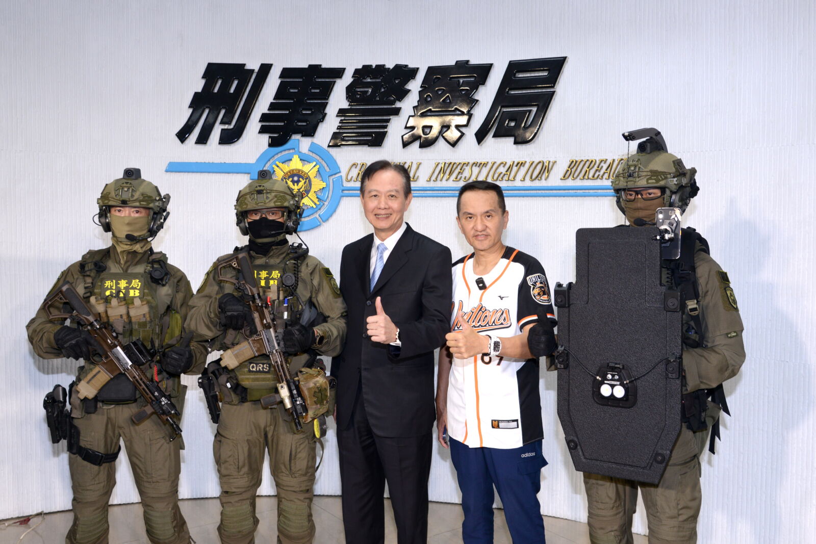愛爾麗集團大發佛心 贈刑事局美製高科技防彈盾牌系統 230 愛爾麗集團大發佛心 贈刑事局美製高科技防彈盾牌系統 229