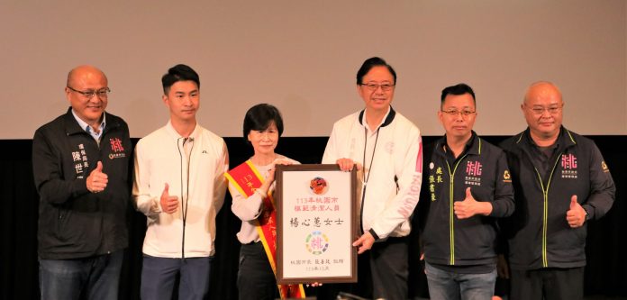 桃園市容守護者!張善政肯定60模範清潔隊員付出 16 52 scaled