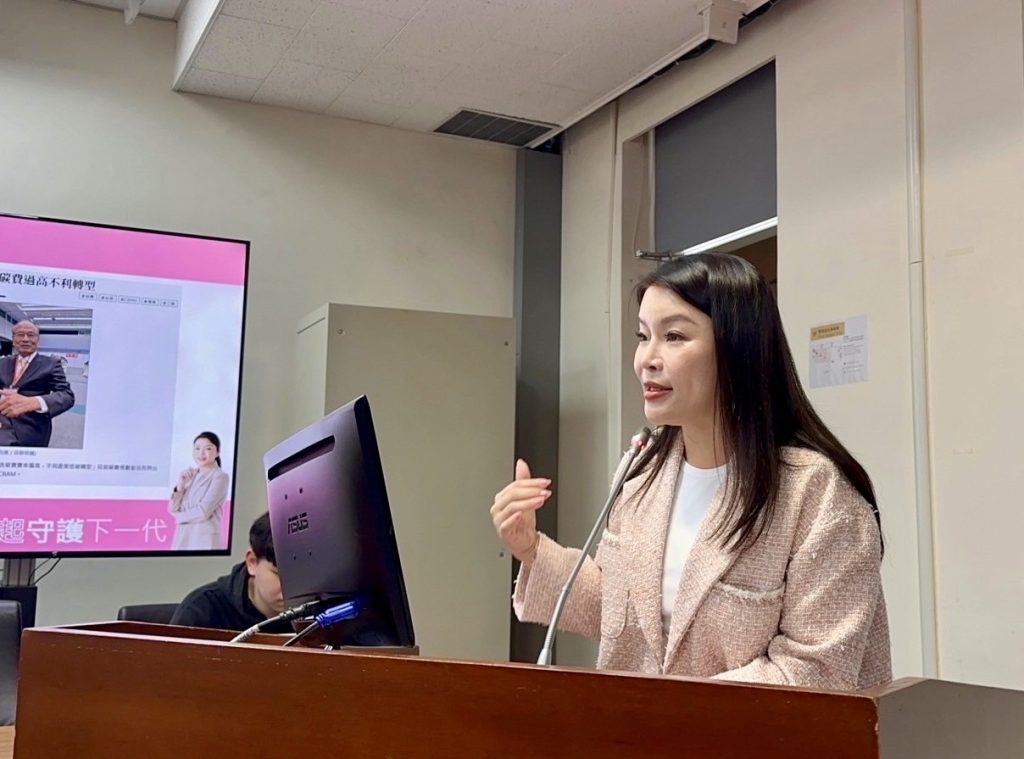 立委張嘉郡呼籲碳費應比照空污費,5成以上歸地方推動淨零碳排。