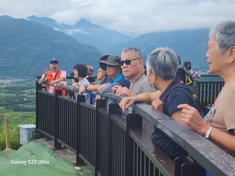圖文:全新遊輪式台灣好行縱谷鹿野線免費搭乘買優惠套票還送好禮之高台飛行場。
