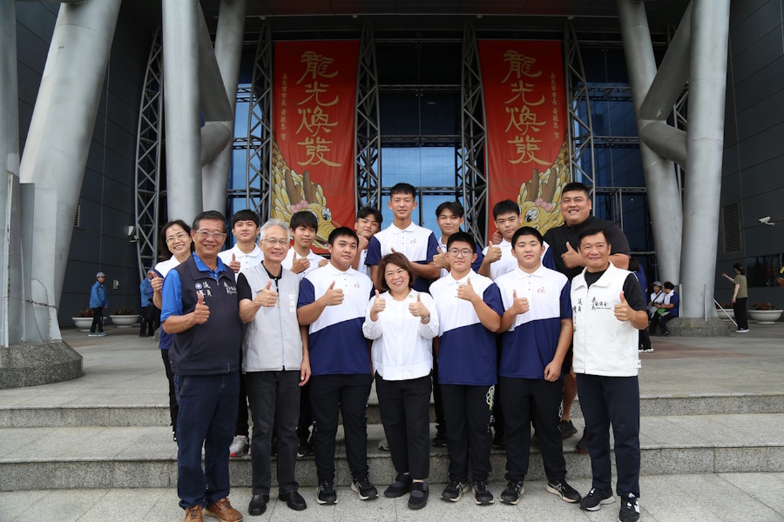 113年全民運動會嘉義市代表隊授旗典禮 黃敏惠市長勉勵選手以KANO精神 全力以赴