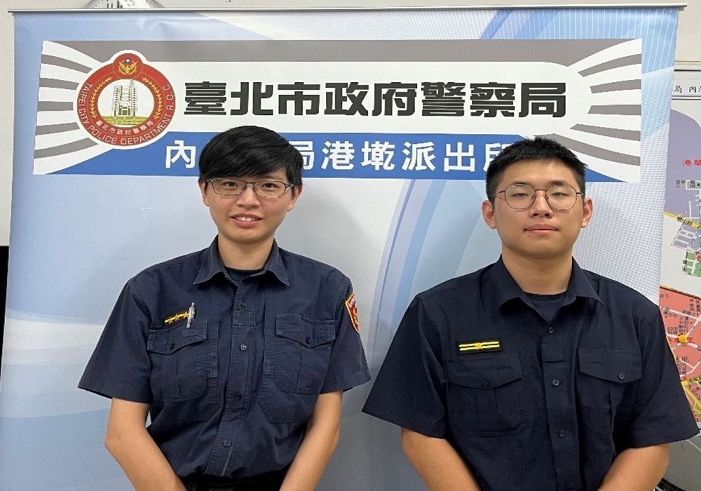 6旬翁步行跌倒動彈不得 內湖警貼心揹扶助返家 220 248241024a09