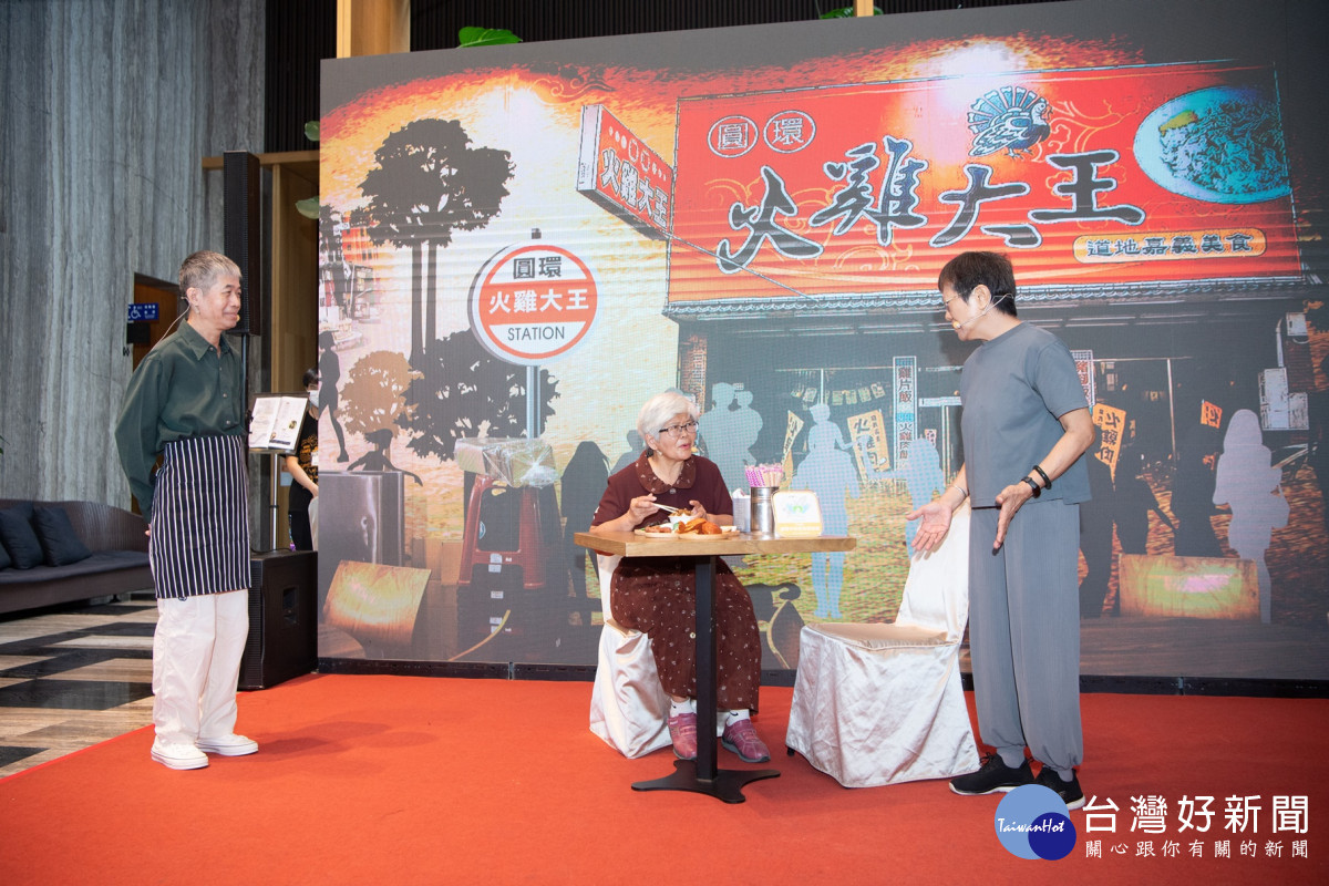 友善店家及志工將失智者重覆點餐與未帶錢的真實情況搬上舞台/嘉義市府提供