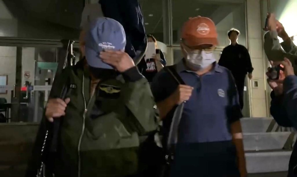 台鹽前董座陳啓昱(右)與前總經理蘇坤煌遭檢方聲押卻獲法官無保請回,南檢25日提抗告。資料照片