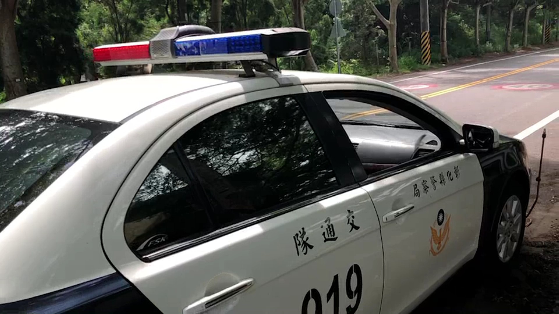▲彰化139線縣道因彎道多，且常有機車騎士進行競速，為降低交通事故發生率，交通處則研擬新增固定式測速照相桿或區間測速。（記者張溎壕攝）