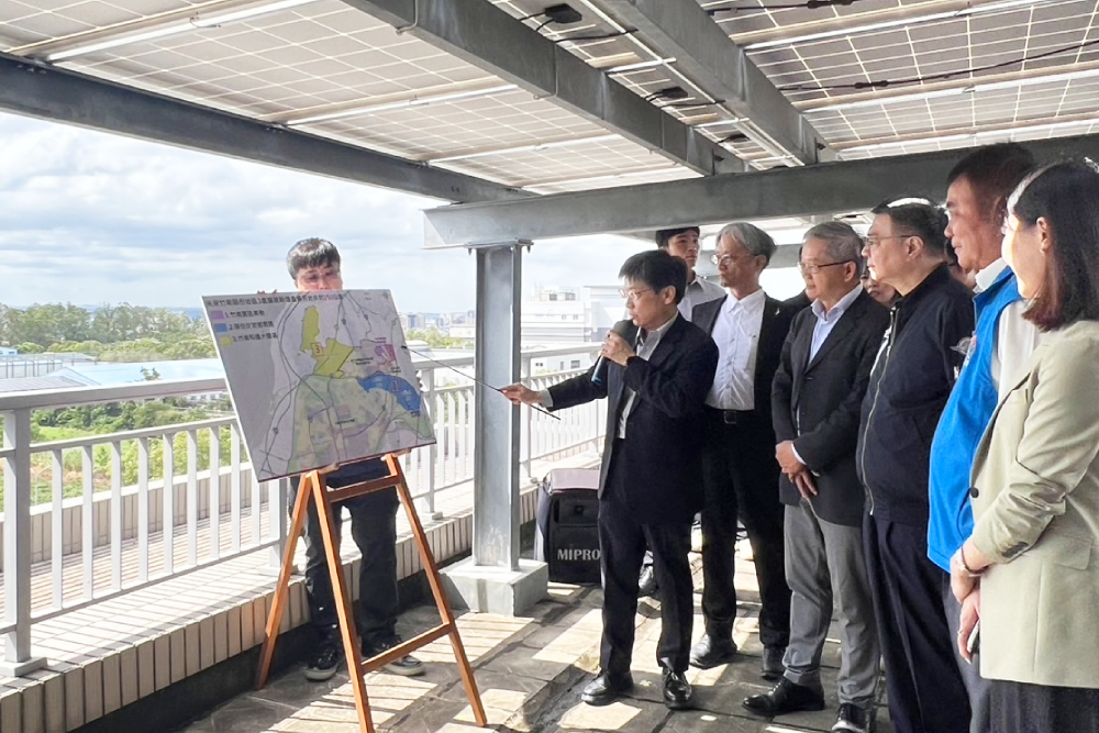 卓榮泰視察桃竹苗大矽谷計劃 鍾東錦:盼苗栗脫胎換骨 202 卓榮泰視察桃竹苗大矽谷計劃 鍾東錦:盼苗栗脫胎換骨 201
