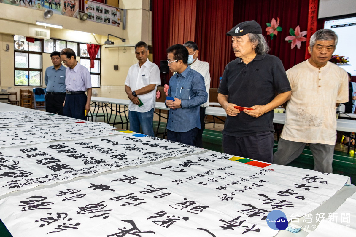經評審嚴謹評定選出優勝者。(上緯諒茶文化基金會提供)<br /><br /> <br /><br />