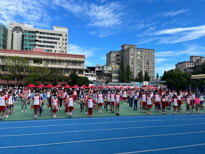 桃園東門國小90歲生日 張善政勉勵學子 27 S 80642142 scaled