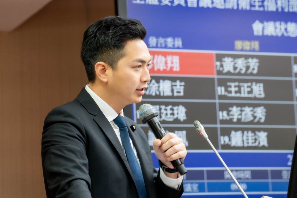 國民黨立委廖偉翔7日在衛環委員會質詢。