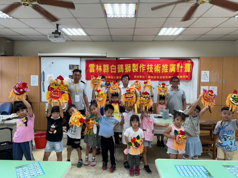 雲林文化資產保存技術 結合在地學生彩繪紙糊獅頭