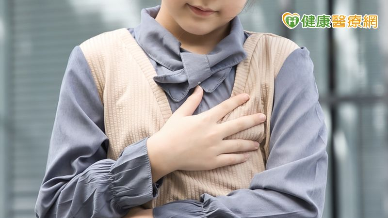 13歲少女長期胸悶 竟是心臟旁超大腫瘤壓迫!
