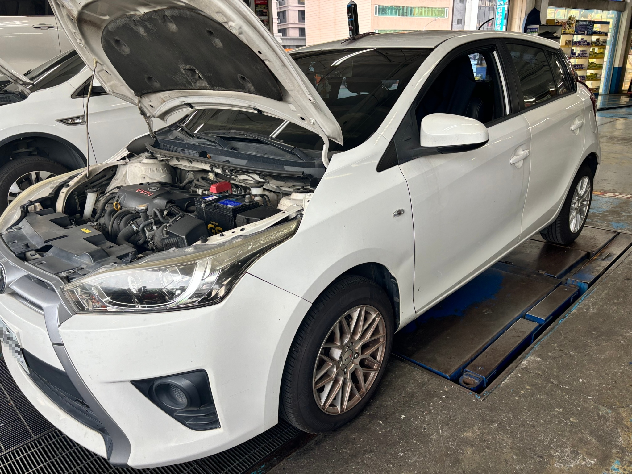近日一名網友在PTT發文,表示上個月以18萬元購買了一台二手「大鴨」,車況非常不佳令人懷疑為泡水車,此圖為情境照。 (圖/真便宜提供汽車百貨提供)
