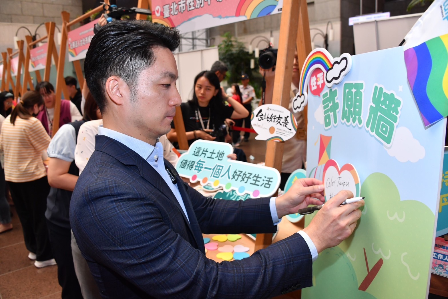 彭啓明點名「同島一命」代燒垃圾 蔣萬安:中央源頭管理才是根本 204 彭啓明點名「同島一命」代燒垃圾 蔣萬安:中央源頭管理才是根本 203