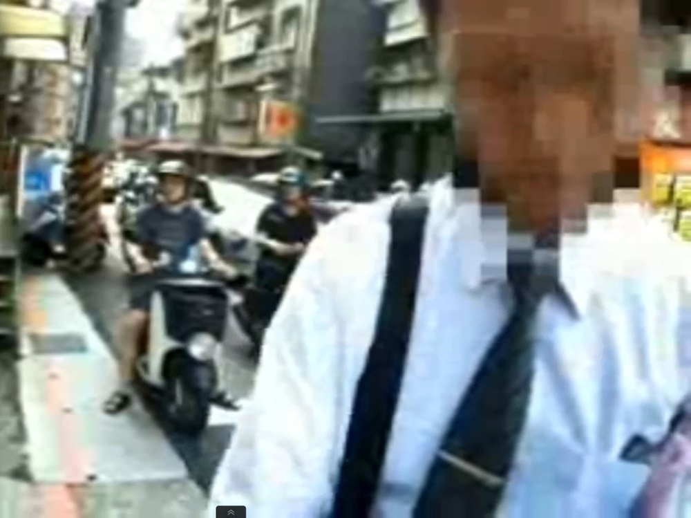 隨意穿越道路被攔查 通緝犯拿假證件逃亡9年曝光被逮 226 cnews204241028a08