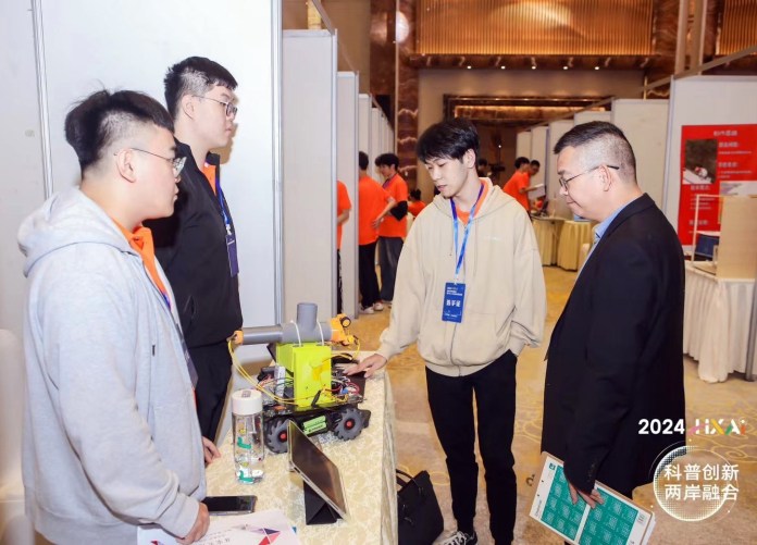 龍華科大師生展現優質研發實力 奪海峽兩岸青少年人工智能競賽二、三名 26 faft45 3