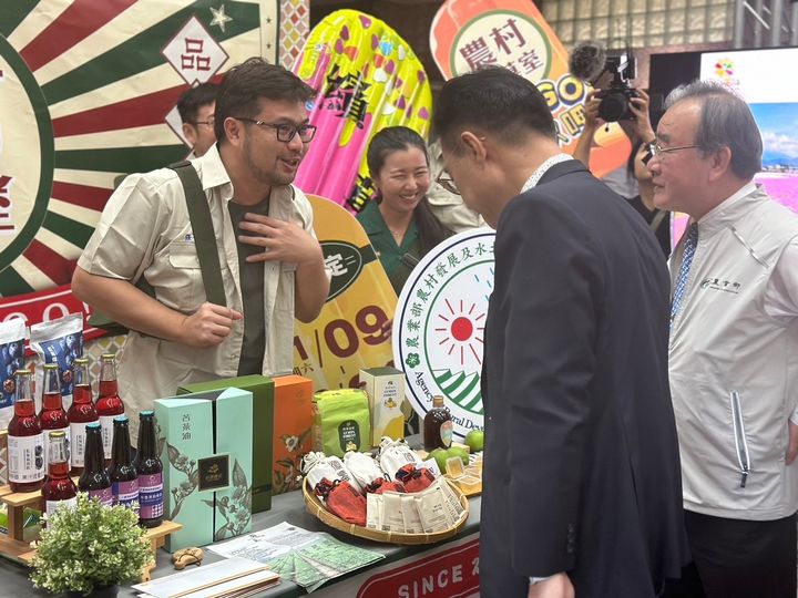 中苗農村相揪復古風「農村繽菓室-作伙呷 BINGO!」一起玩轉新社花海!