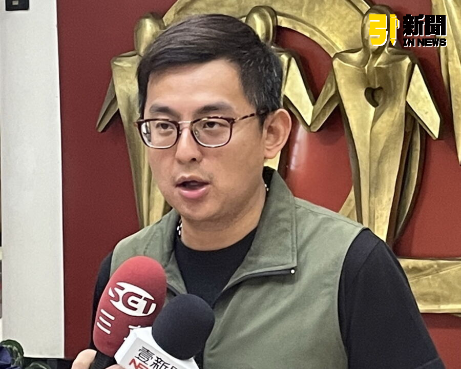 圖/民進黨新北市議員卓冠廷痛批李四川,今早直接替新北市代言發新聞,稱「雙北共同決定」是將台北市的修復責任推給雙北共同承擔。(記者陳志仁攝,2024.10.29)