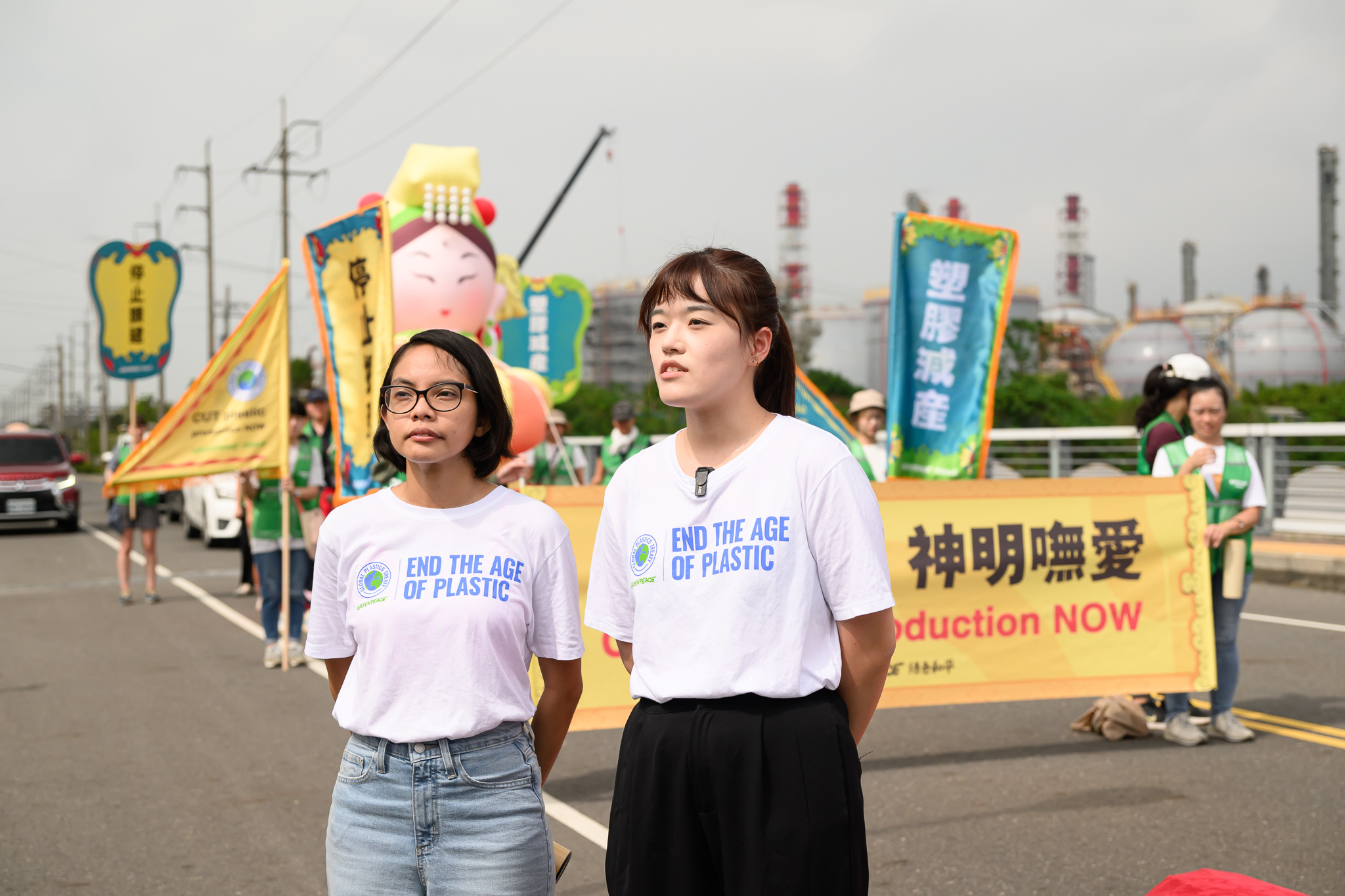 ▲綠色和平用創意行動呼籲檢討四輕擴建。(記者 陳維鈞 翻攝)