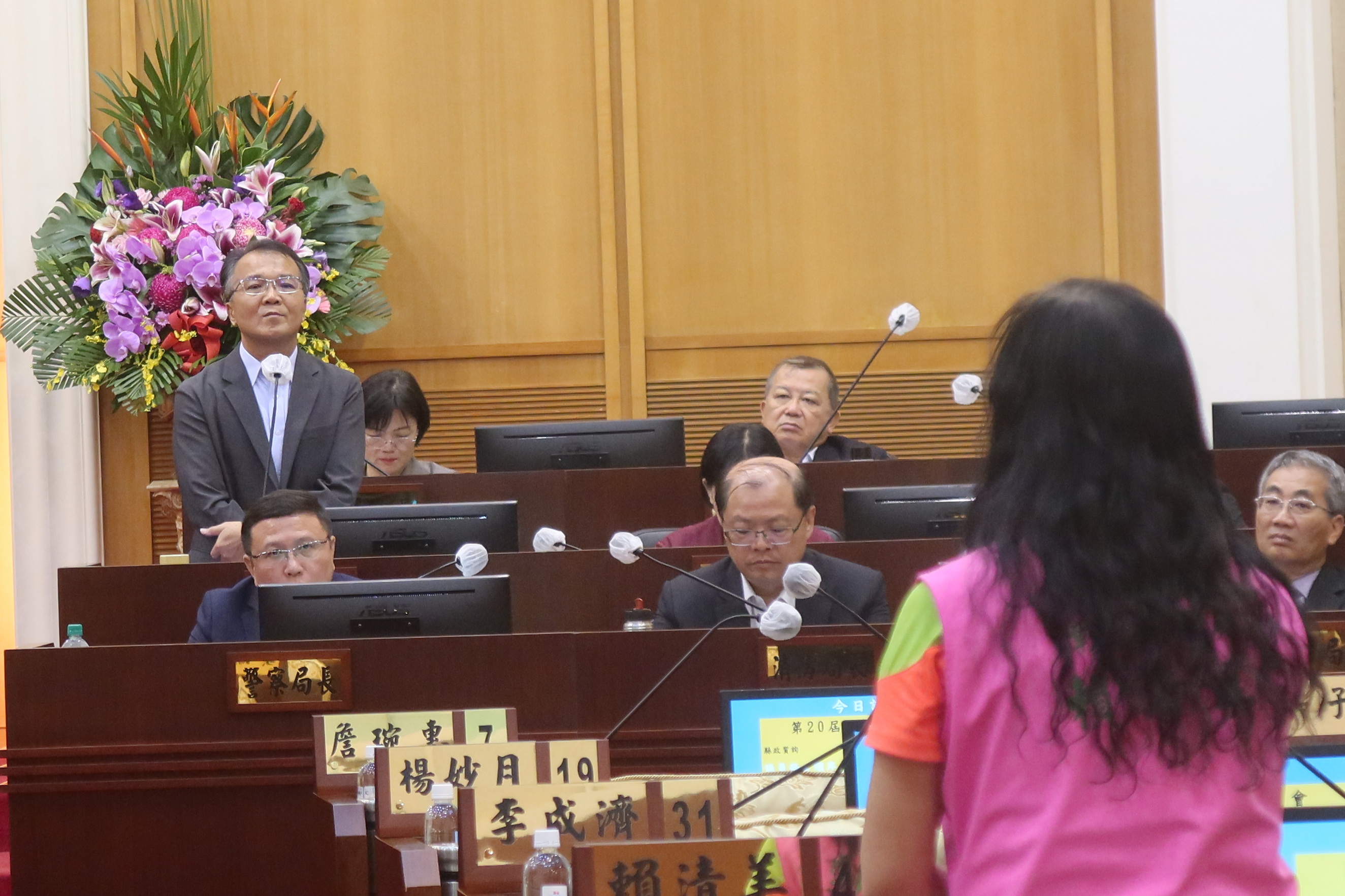 ▲彰化縣議員賴清美在議會定期大會中，對校園安全表達關切，縣府教育處長蔡金田表示，未來將會加強校園安全的管理維護。（記者張溎壕攝）
