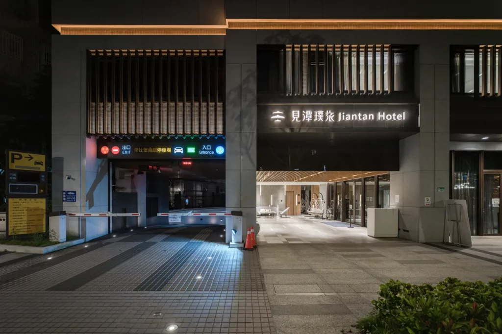見潭璞旅