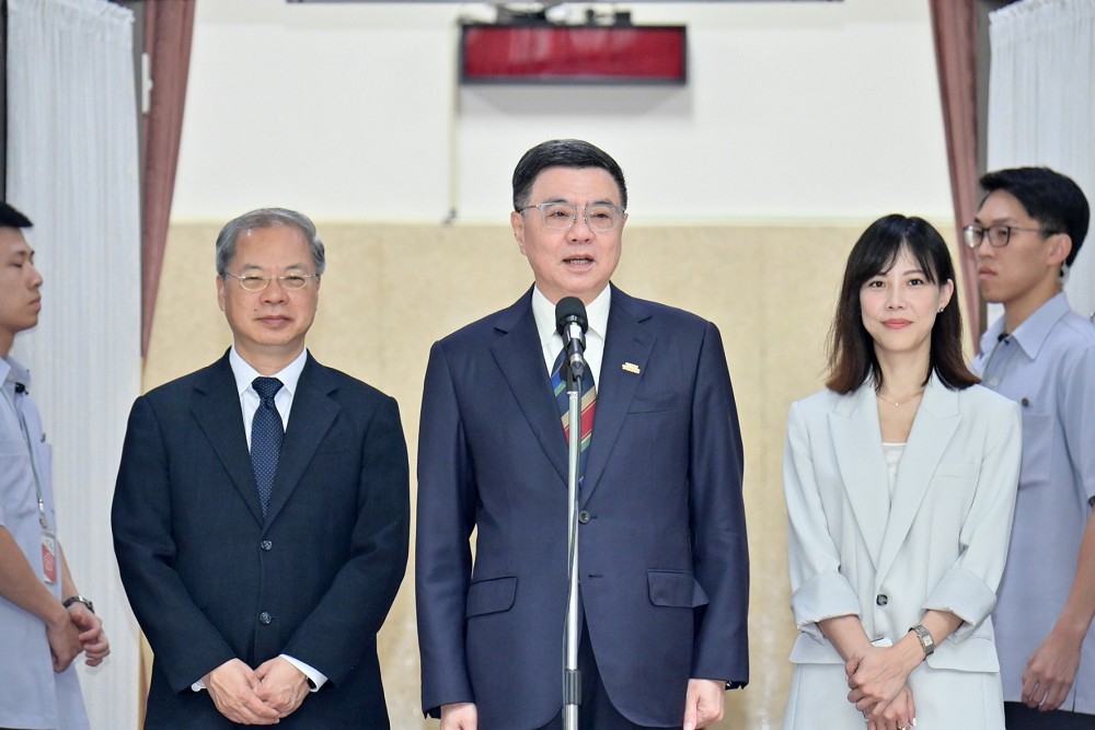 國會改革釋憲加劇朝野對立? 卓榮泰:遵照憲法精神與架構運作 220 國會改革釋憲加劇朝野對立? 卓榮泰:遵照憲法精神與架構運作 219