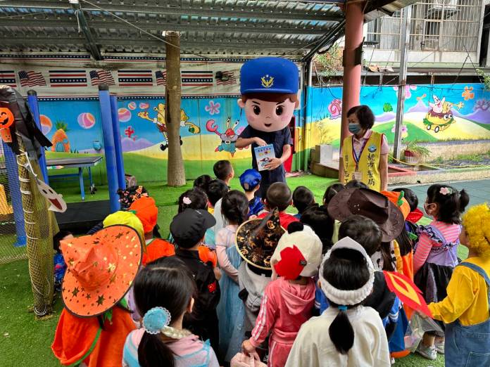 大園分局結合幼兒園萬聖節派對 強化學童交安觀念 19 417539 0
