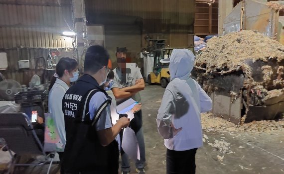 彰化羽毛飼料廠夜間惡臭被查 環保局最高可開罰2千萬元